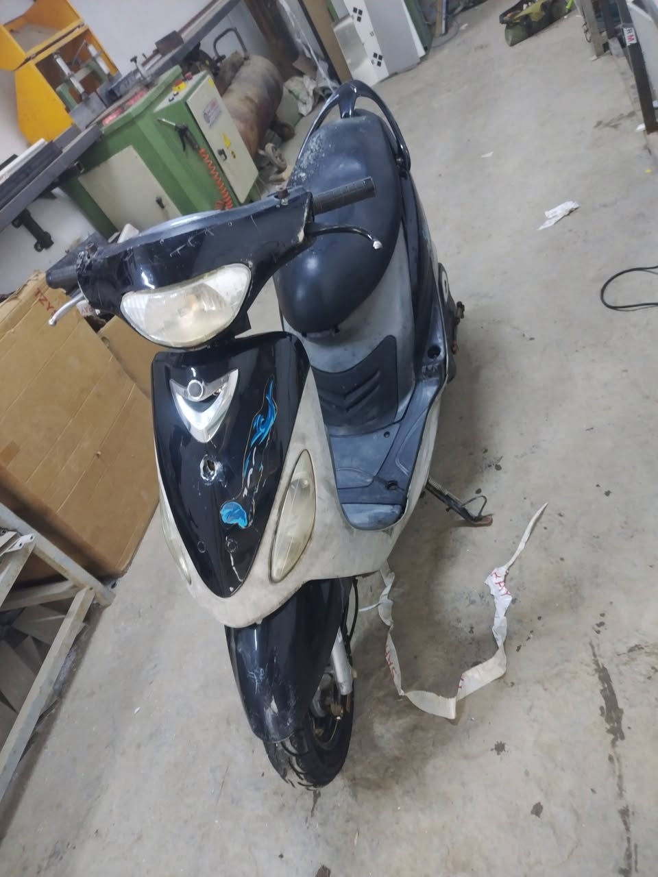 السلام عليكم دراجه ماكس منغولي نضيفه او مكينه مامفتوحه مامحتاجه شي السعر خاص الشراي
بي خير او يدلل متواجد فيسبوك او رقم ***********
