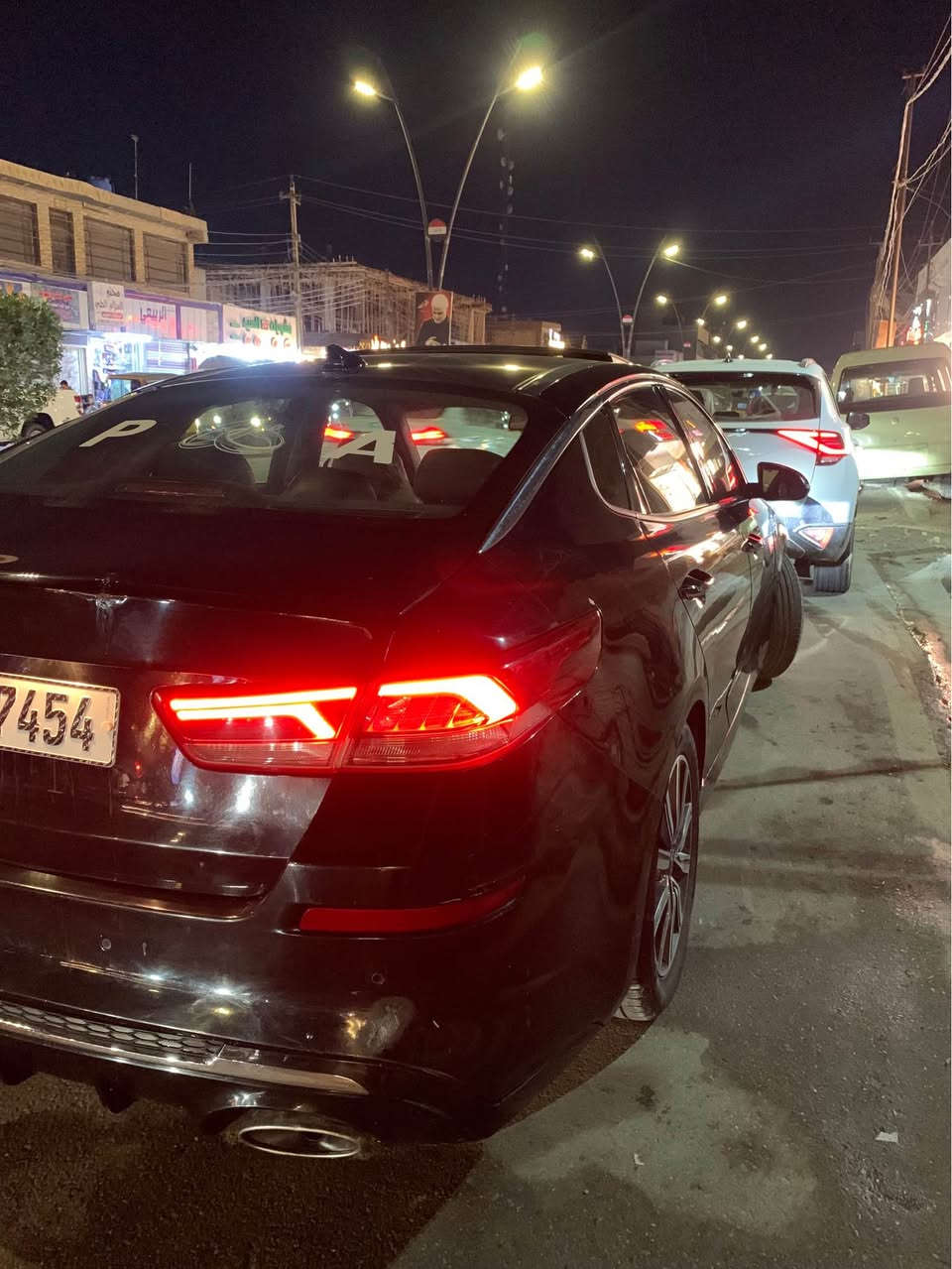 اوبتيما 2019 امريكي
. حادث قبق جنطه فقط مصلح بارد بدون ايرباك بجم كبس 
رقم بغداد الجديد تحويل ثاني يوم مكينه 1600 تيربو مكينه 
اقتصاديه وناعمه وقويه حيل 
سيارة فول الفول مواصفات -EX— اعلى فئه بل اوبتيما
بانوراما  3 حركات
دبل گزوز 
قطعتين تبريد 
لايتات كله لد نهاري امامي خلفي
 كشاف ضباب
كشنات جلد
كشنات كهرباء تدفئة تبريد الامامية
كشنات بيهة خزن ميموري سيت
ستيرن تدفئه
اناره داخليه بلادي متغيره من الشاشه
اناره ترحيب بليدات وبل مري من تتقرب يم السياره 
تسهيل دخول وخروج يعني الاستيرن والكشن يرجعن من تطفي السيارة ويتقدمن من تشغلهة 
سماعات شركه :Harmon gardon اقوه مضخم 15 سماعه
سايد بريك بصمة
شاشه كبيره + خرائط GBSتحديد +رام الشركه موجود 
ابل كار بلي +واوندرويد اوتو
تحديد مسار وتثبيت مسار
مثبت سرعه 
3 وضعيات قياده comfort +Smart+Sport + گير عادي
 بصمه ابواب وبصمه تشغيل
مرايه وسطيه حديثه نضام تضليل الضواء العاكسه
اوتو هولد 
نقطة عمياء
5 ويل كب 
حساس اطارات الهواء 
توقف ذاتي
رادارات امامي خلفي جانبي
حساس امامي خلفي جانبي
اشاير بلمري
مري قلاب
نضام ABS
مانع انزلاق
جنطه تفتح عند الاقتراب
 وباقي المواصفات الفول
السياره جديده حيل مابيها اي نقص جاهزه من كلشي ومداريها مال جناي عليها تخم تاير جديد ودامه كامله
 عنوان بغداد المحموديه 
***********‏ بغداد, العراق
