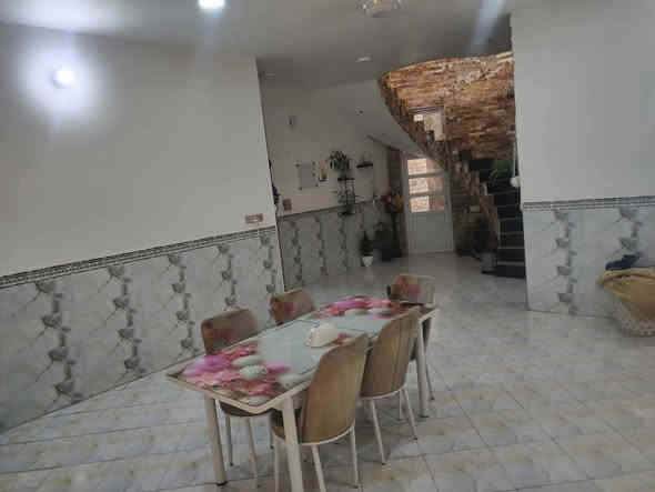 سلام عليكم 
بيت البيع طابو زراعي سند 25 واجه 15نزال 25
مساحه الكلي 375 مع حديقه جانبيه 
موقع الدار،  حله نادر اوله على خدمي قرب مدرسه فضه 
شارع رسول اعضم 
***********
***********
