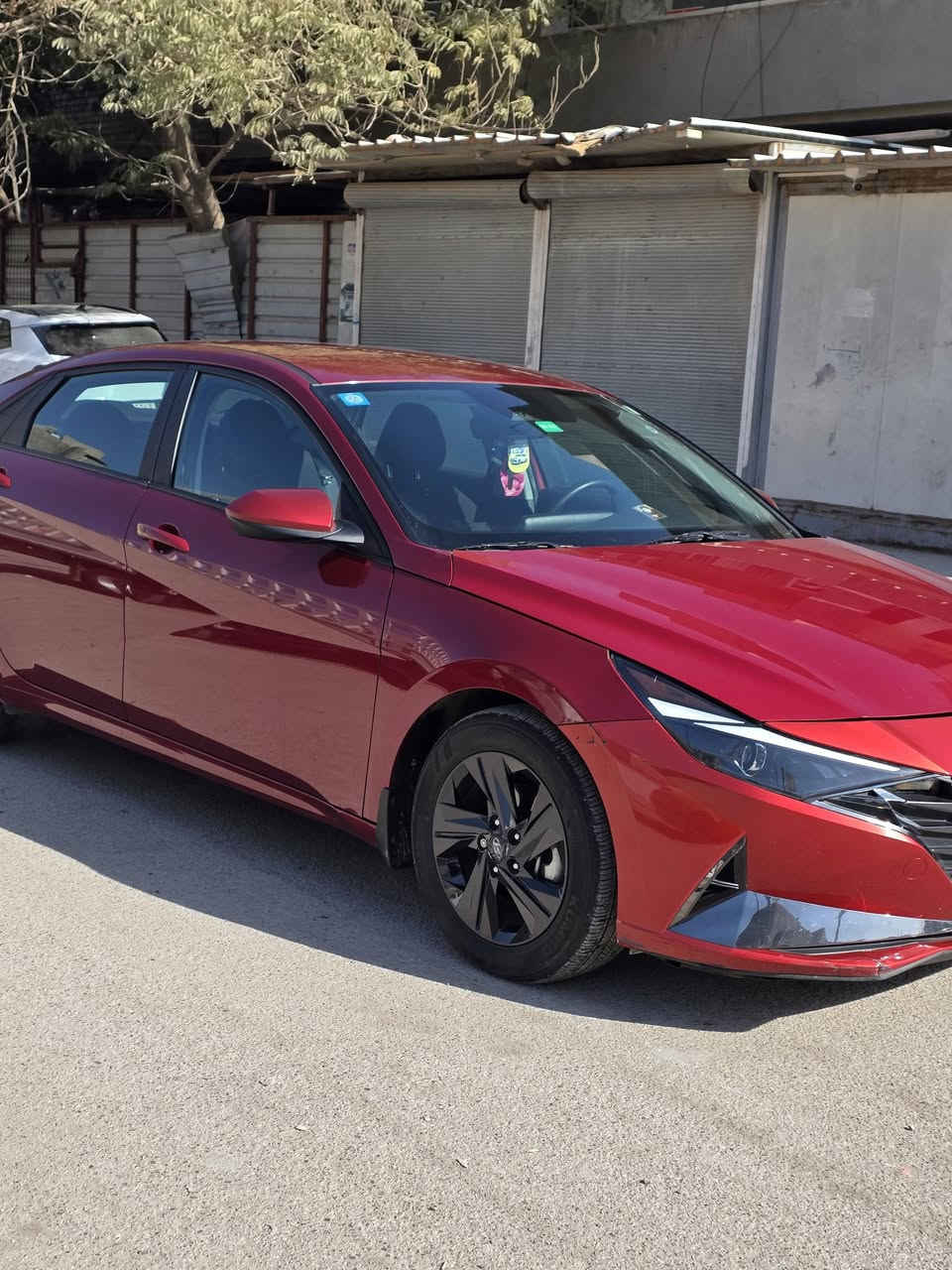 سلام عليكم 
لنترامديل
2023
لون احمر
دخول جديد 
مرقم جديد بغداد
 لحدث موضح بالصورة
تبريد تدفة حار بارد
سعر 175بيه مجال
***********
