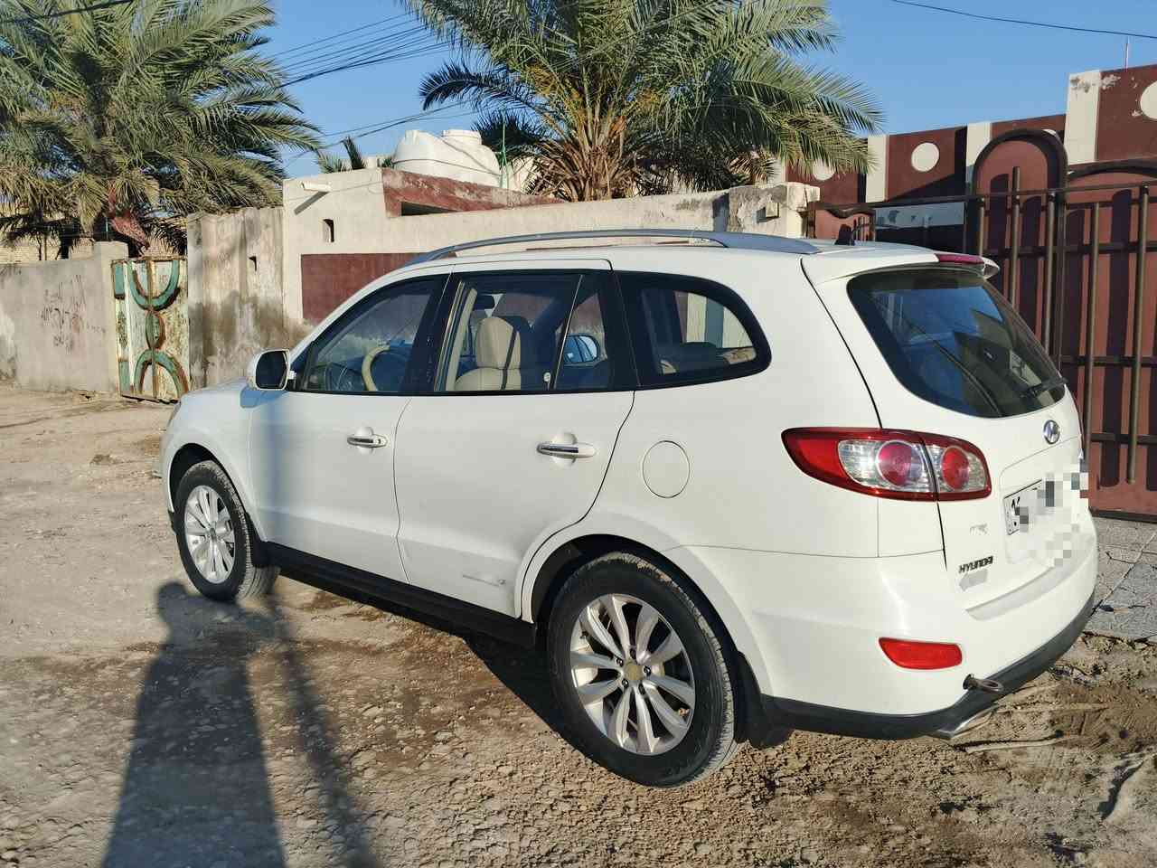 سنتافي 4سلندر محرك 2400دوش 2010 السياره مكفوله السعر 140وبيه مجال رقم بغداد باسمي مكان السياره الديوانية عفك للاستفسار الاتصال على رقم ***********
