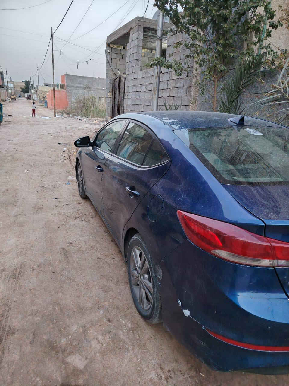 السلام عليكم 
النتره للبيع موديل 2017
محرك 2000 
سياره جاهزه 
تاتفئه تبريد خير من الله 
صدر جديد 
تخم تاير جديد 
ضربته باب السايق مبدل فقط 
السعر 117بيه مجال 
العنوان حي أور سبع اقصور 
الرقم: ***********
