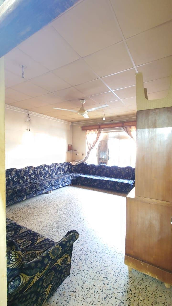 ⚜️عروض ( العصر الذهبي لتجارة العقارات والمقاولات )⚜️
____________________________________________________
🏠♦️ دار للبيع قديم في حي القادسية الثانيه مقابل حديقة قرب سايدين المولى
___________________________________________________

📌التفاصيل

♦️مساحة (200متر)

♦️واجهة ( 10 متر)

♦️ الطابق الأول ( 2 غرفة نوم وهول واستقبال ومطبخ وصحيات )

♦️الطابق الثاني ( 4 غرف نوم وهول وصحيات ).
___________________________________________________
للاستفسار / مراجعة مكتب العصر الذهبي لتجارة العقارات والمقاولات أو الاتصال على الارقام التالية ⬇️

📱***********

📱***********

📱***********
____________________________________________________
🛑علما أن مكتبنا يحتوي على (👷مهندس استشاري للبناء والمقاولات/⚖️محامي مختص في ترويج وتعقيب المعاملات) لاتمام اعمالكم علي يد المختصين بها . 
____________________________________________________
⚜️موقع المكتب حي النور قرب اسواق عبد الحكيم.
