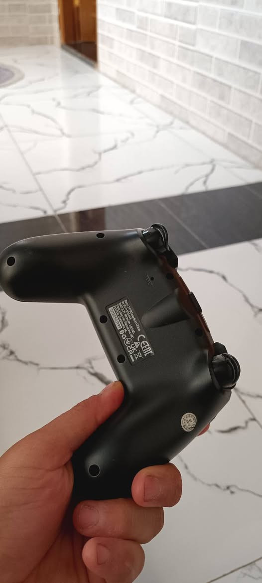 جوستك اصلي احترافي من شركه Trust-com GXT 542 Muta Wireless

Gaming Controller. جوستك يعمل جميع المنصات من مبايل من 
بلي من بي سي 
جوستك سعر 30
***********
المكان البصره الجزير
