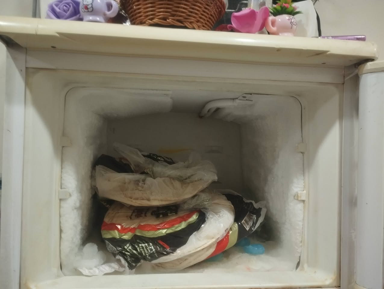 عفش بيت كامل للبيع عنوان اربيل منتكاوة شارع 100
للتواصل*********** واتساب
