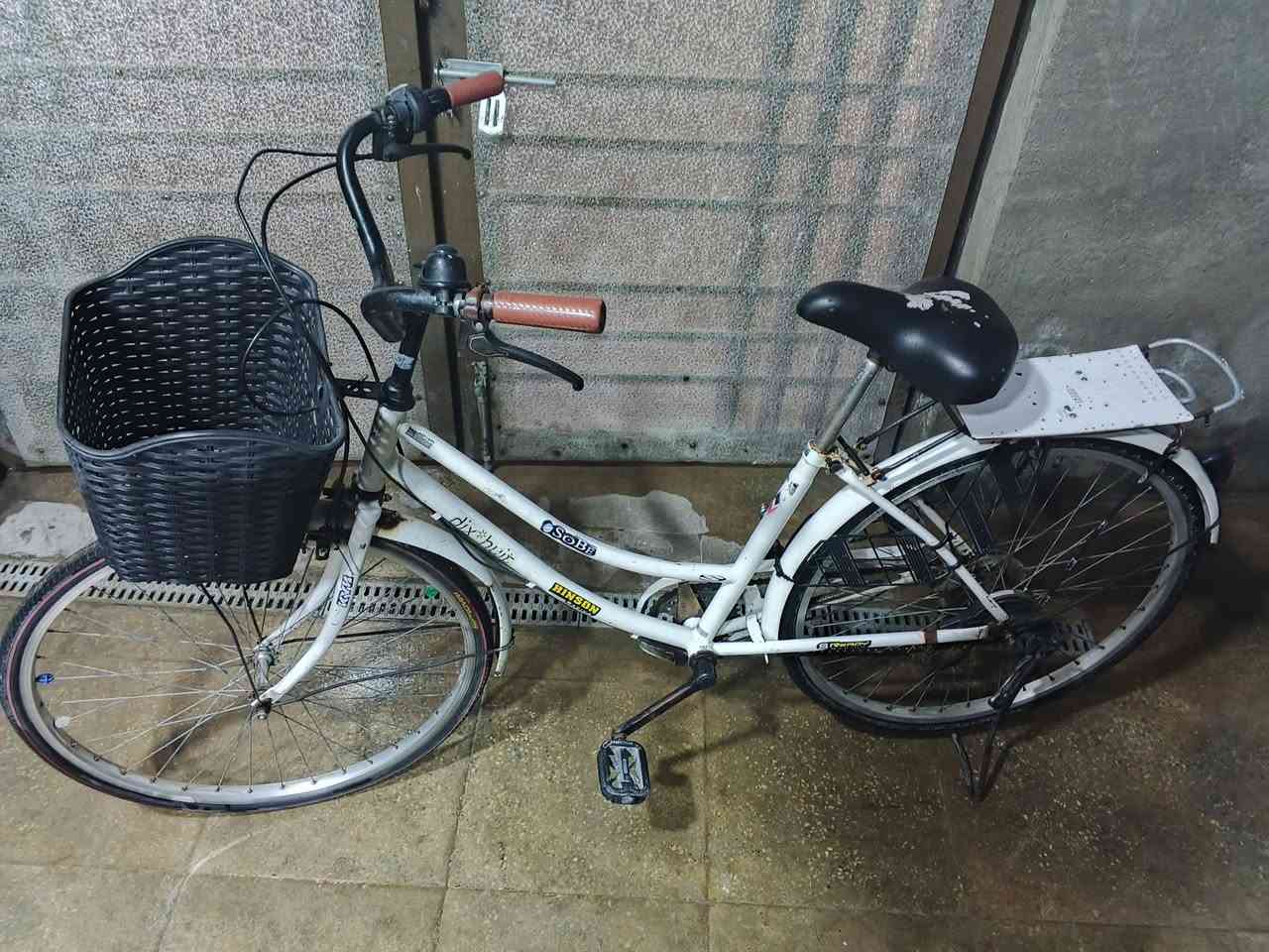 بايسكل بناتي للبيع
العنوان الشرطة الرابعه 
السعر 70قفل 
حجم 26


**إذا كنت صاحب هذا الإعلان وتريد حذفه لأي سبب، رجاءا أرسل رسالة إلى الدعم الفني**