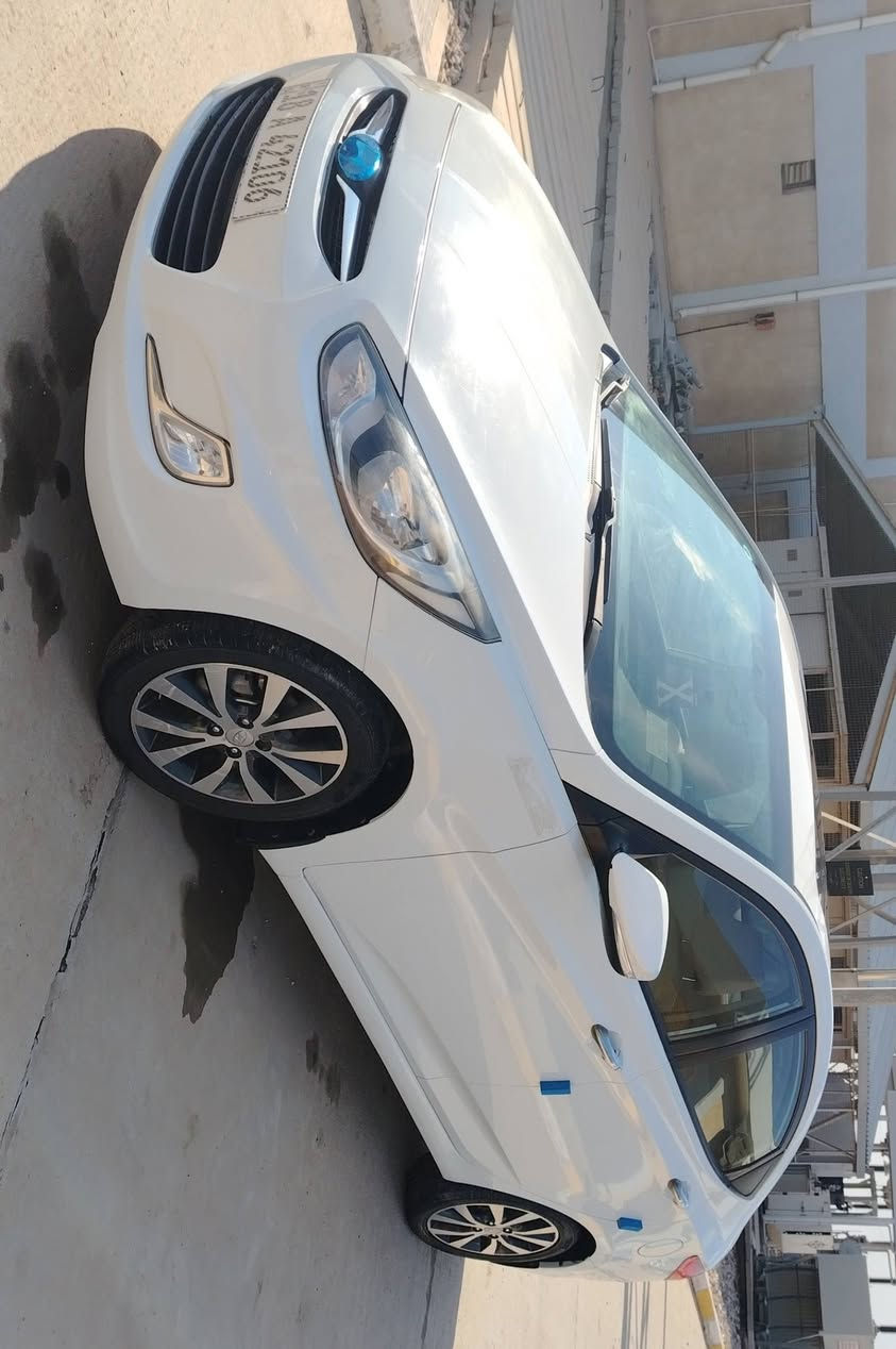 السلام. عليكم. 
أكسنت موديل 2015
مكفوله كفاله عااامه السونار مرفق مع المنشور
كير مكينه حداديه تخم تاير كله 
جديد وبلادي مكينه 1600دوش قطرتين
كفاله عامه بس بيه بارد بكد الصبع بالجاملغ الخلفي بالهلال. تبريد ثلج تدفاء شغاله كهربايات بلادي فول مواصفات فتحه سقف كامرا شاشه كبيره ماشيه ١٠٧ الف حقيقي 
رقم بابل إنكليزي بسمي تحويل مباشر موقع السياره الديوانية السعر ١١٨ قفل
الاستفسار***********
