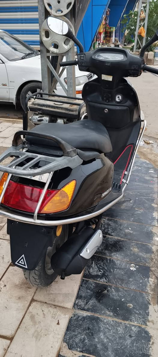 السلام عليكم سبيسي ماليزي نضيفه مكينه اكسل كفاله دراجه نضيفه كلش واحله من لصوره كلشي ما عوزه نقصه شغلات ما تجاوز ل10 الف سعر 450 وبيه مجال مكان كوت الجديده ***********
