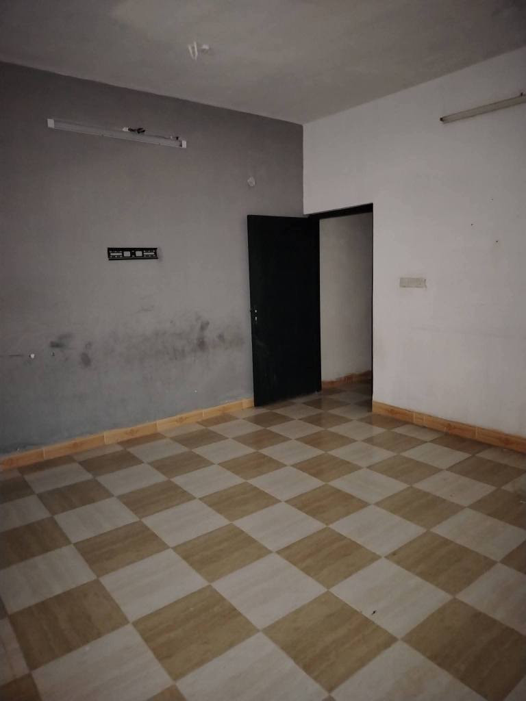 دار للايجار طابق ثاني 100م
 سعر 175الف ماء وكهرباء على صاحب الدار

 كركوك بين حي النصر والقادسية خلف حلويات الشام شريط المرور 

 للتواصل
***********
*********** ابو مصطفى يايجلي كركوك, العراق
