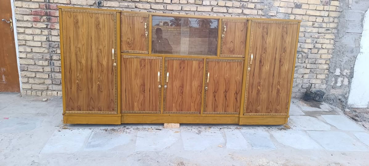 بوفيه 3 امتار تسكام ونضيفه للبيع المكان الشاميه السعر 225 وهذا رقمي ***********
