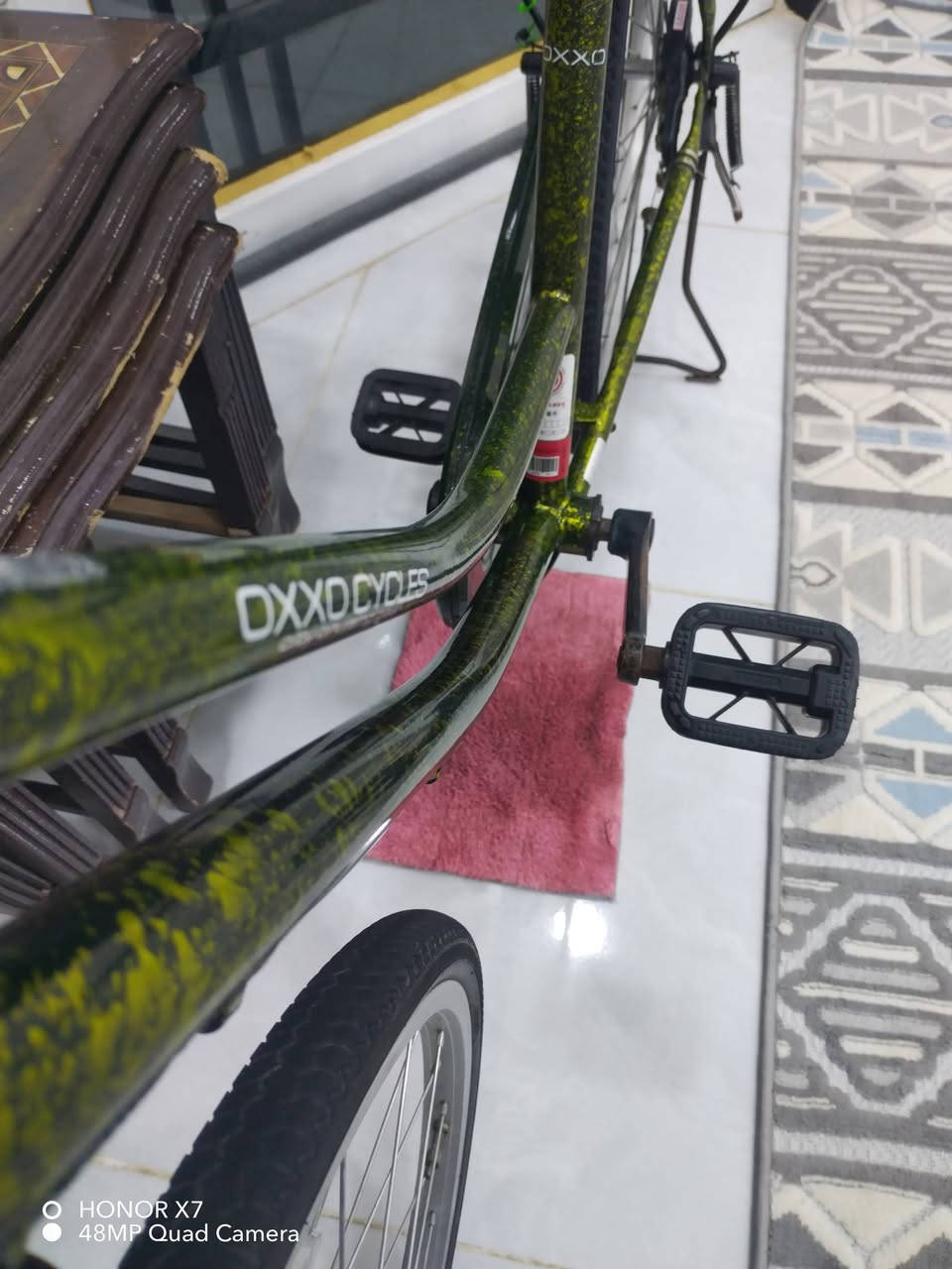 سلام عليكم بيسكل لبيع وغراض كامله لبيسكل مديل 22مختم من كل مكان مكان كوت حي جامعه سعر خاص او تصال عل رقم ***********
