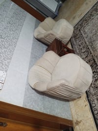 تخم يحتوي على 5مقاعد ب450وبي مجال07801559802