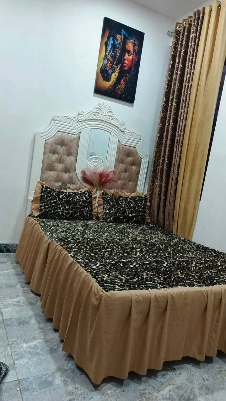 فرشات نفرين ونفر حسب الطلب ألي حابه تحجز تراسلني ع هذا الرقم *********** واتساب
