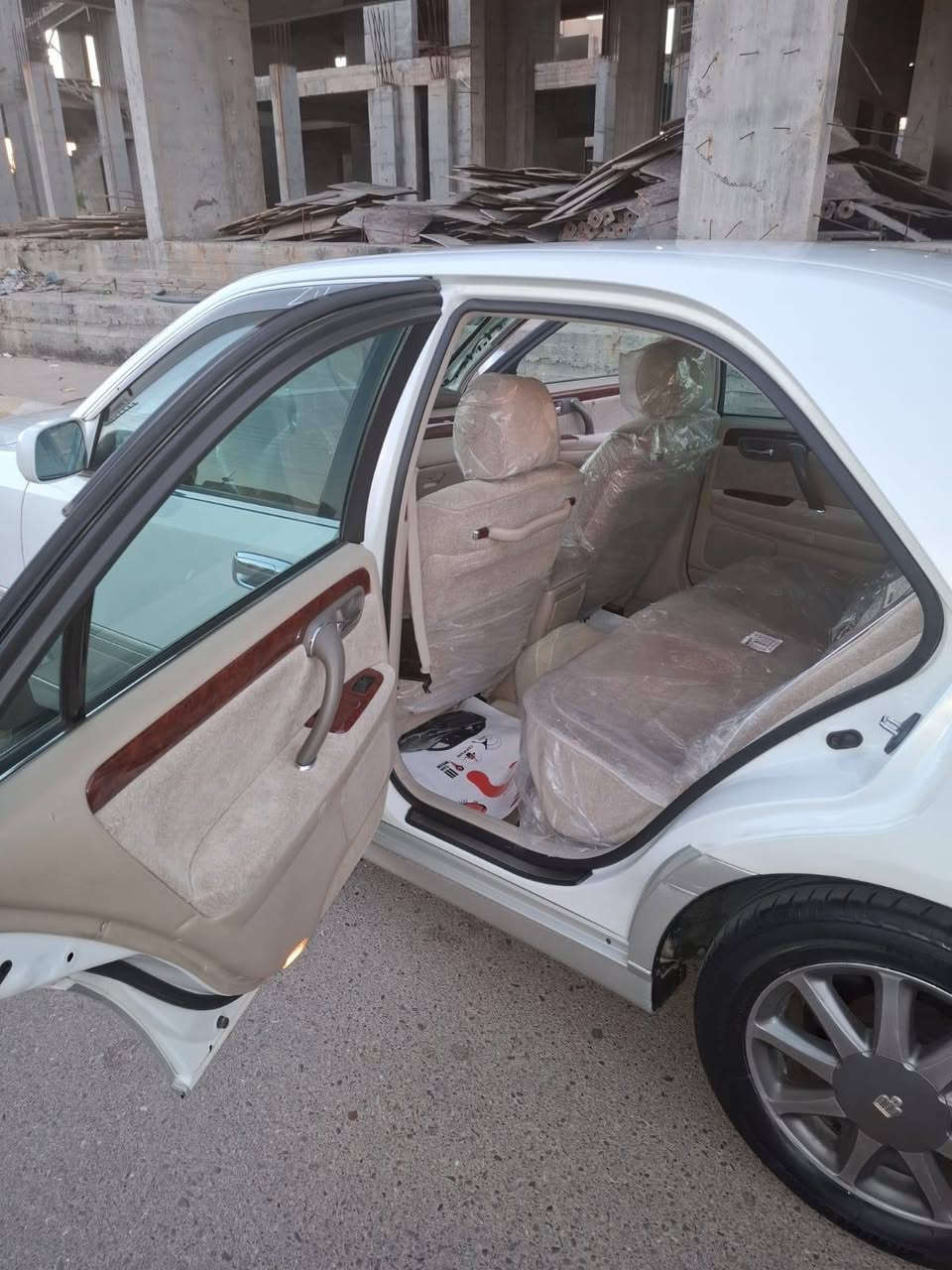 ملكه دكمتين كرستال كفاله عامه تسجيل جديد قرار ١٠٢ رقم أنبار سنويه اليوم أستلمت السياره كارتون 
مكان السياره الفلوجة 
السعر ١٤٥ وبيها مجال لشراي
للإستفسار ***********
