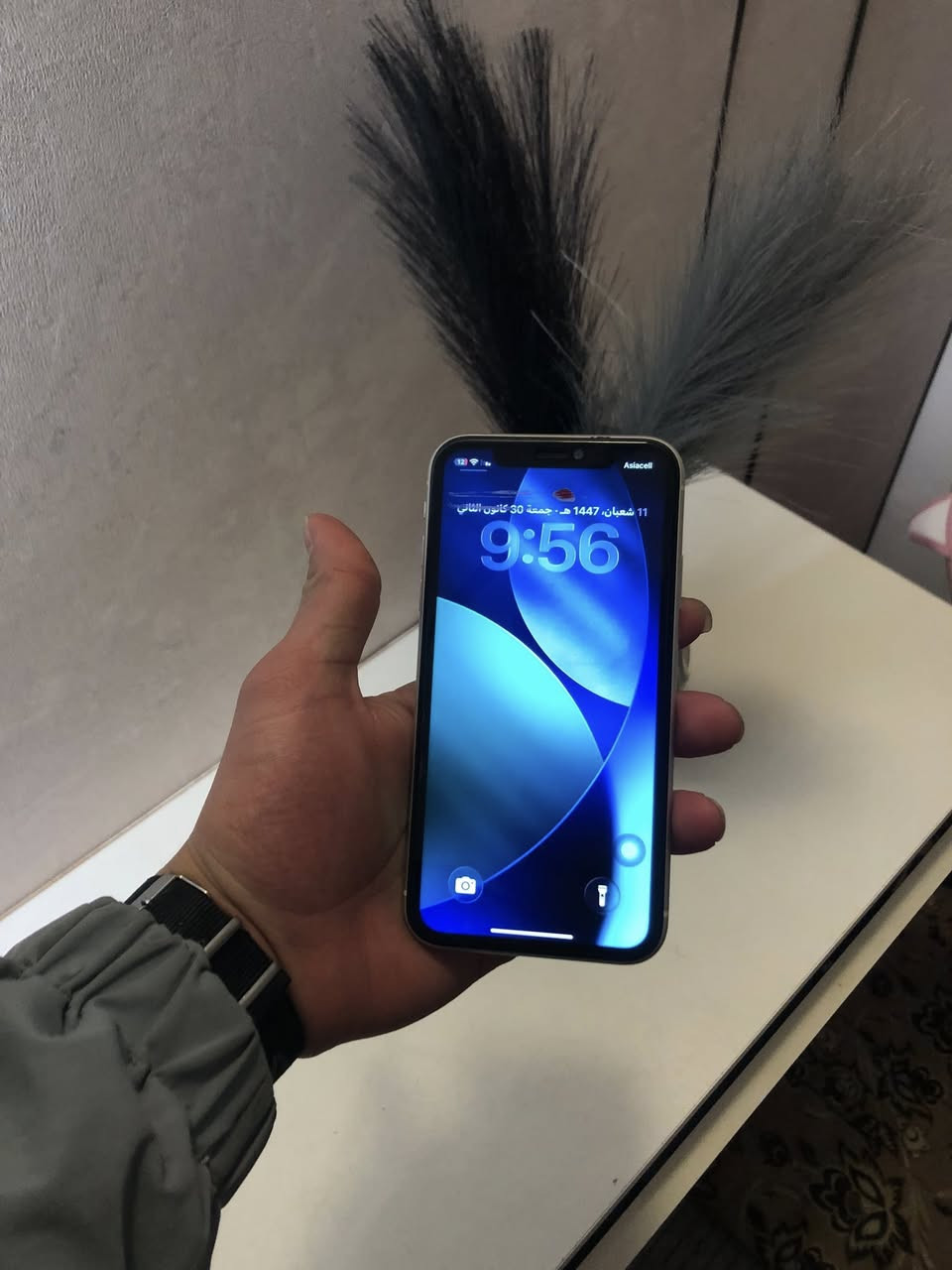 سلام عليكم ايفون 11 👌🏻✅  لون ابيض
يدعم اخر تحديث ios 26👌🏻.
 جهاز بلادي فقط مصلح اي سي شحن  
والشاشه بيه طبع  بسيط ومماثر ع المس ابدا 
فيس ايدي شغال كامرته تخبل صوته كلش ححلو 
ذاكرته 128
السعر 235 وبي مجال  ***********
مكاني كركوك
