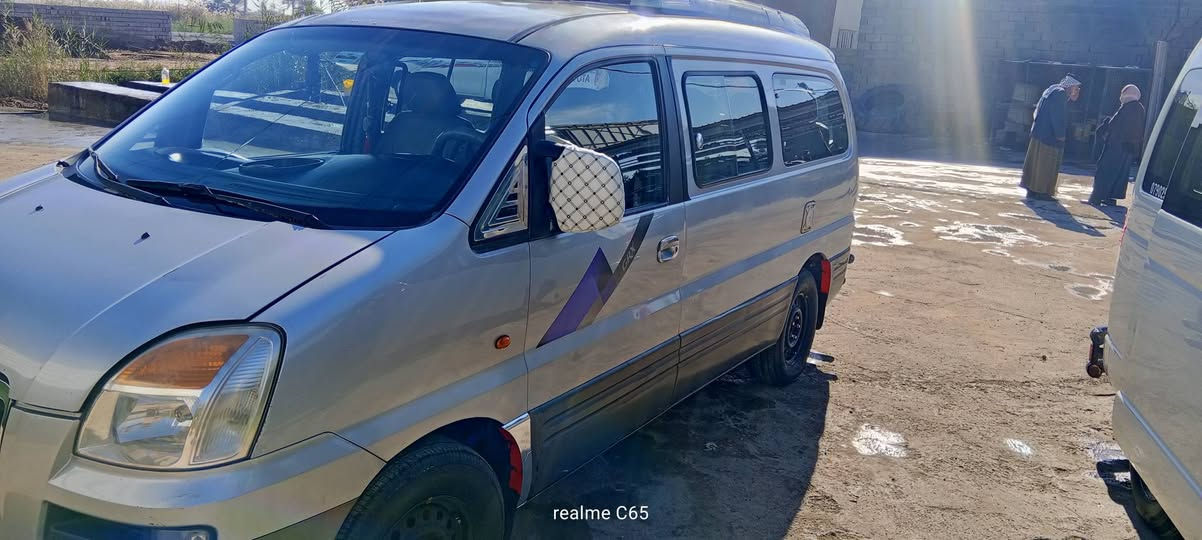 ستاركس موديل 2007 رقم نكليزي  رقمها ديالى سنويه تصقط 28  مكفوله سياره  لتصال ع رقم  ***********
