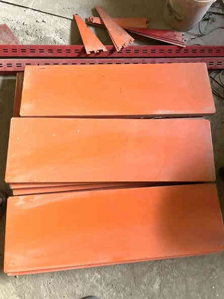 رفوف للبيع درجة أولى
السكك عدد ١١

الرف عدد ٣٤ مع الملحقات الاتصال على الرقم غير متواجد بالفيس

***********
