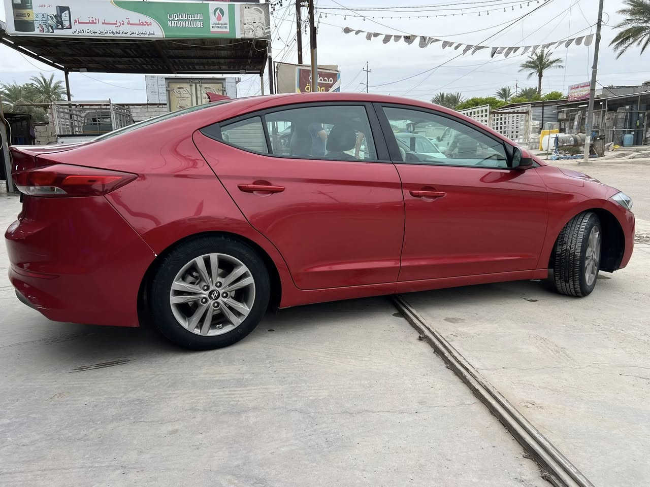 السلام عليكم
النترا 2018   ع وضع شركه نص فول سياره خير من الله مكينه وكير وحداديه  ع وضع شركه 
 حادث السياره با امريكا سرقه جامغ وبنيد  وراجعت شركه  نفس الون بدون صبغ ودواخل بالعراق صار بيها الباب الي وره السايق ربع الباب نصبغ   وقبق جنطه  مبدل 

مكاني بغداد / الدوره.
***********
السعر / 110وبي مجال
