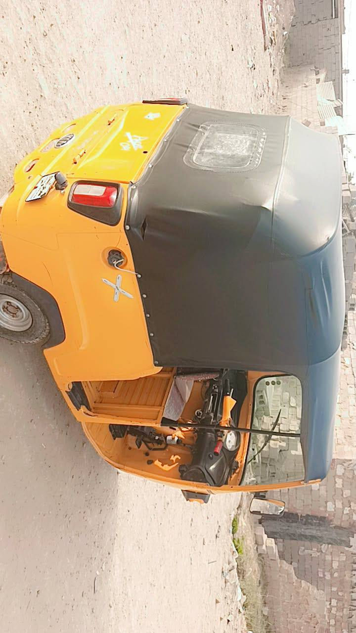 سلام عليكم
تكتك بياجو البيع موديل20 اوراق كامله تكتك جاهزه م̷ـــِْن كلشي تخم تاير جديد تكتك بلاديه نضيفه حيل مال جناي مكان بغداد ابوغريب سعر 1750 وبيه مجال 

رقم:*********** بي واتس
