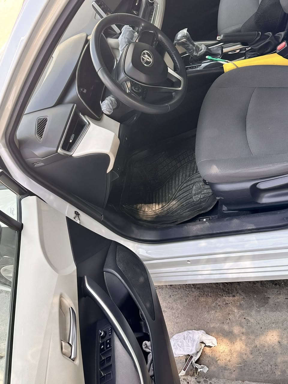 كورلا 2022 خليجي ماشيه 60 الف بيها ضرر موضح بلصوره      السعر 155 وبيها مجال قليل  حك الجيه مكانه بغداد ***********
