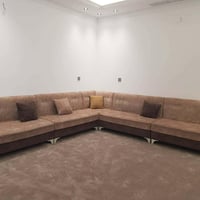 كنب • ١٠ مقاعد • قابل تفاوض