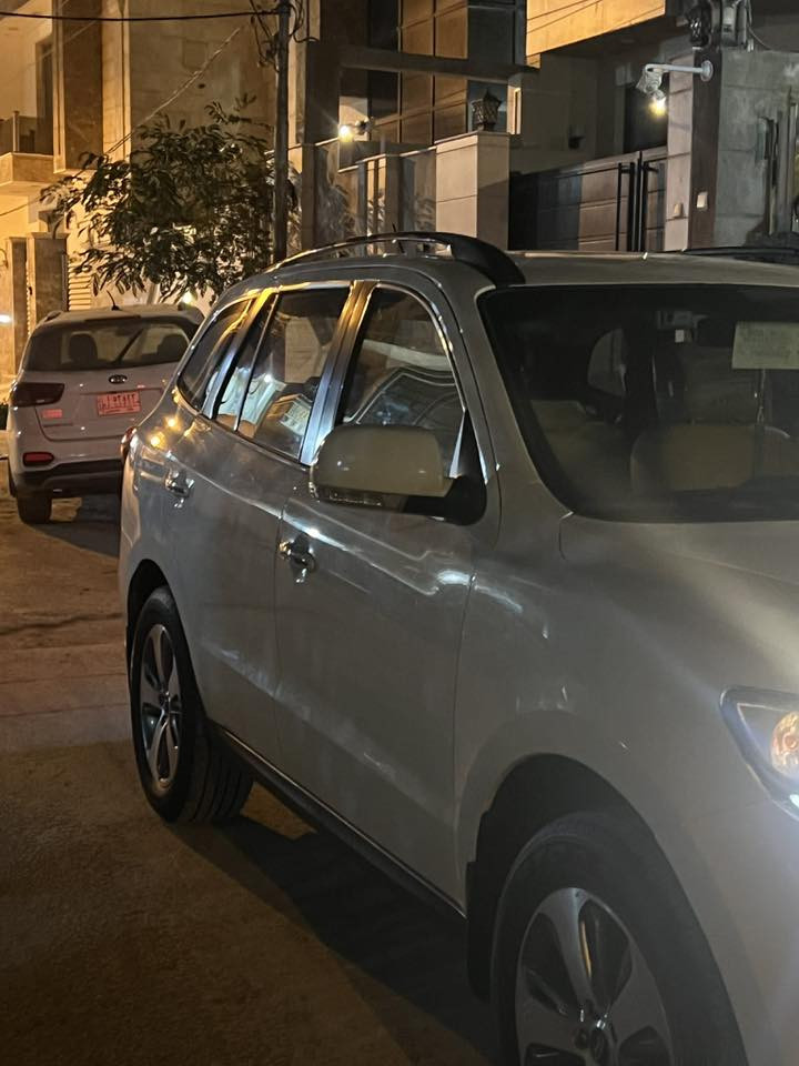 السلام عليكم للبيع سنتافيه ٢٠١٢ فول موصفات ولسونار موجود مكان بابل حي العسكري السعر ١٥٣ وبيه مجال بسيط بيع مستعجل ***********
