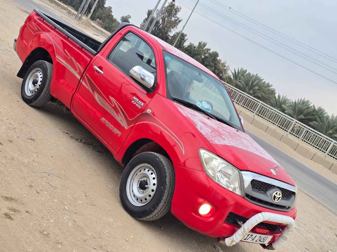 سلام عليكم بيكم هايلوكس موديل 2011 مكفولة كفالة عامه رقم نكليزي سنويه مجدده السعر 125 وبيها مجال اتصال *********** العنوان ديوانية
