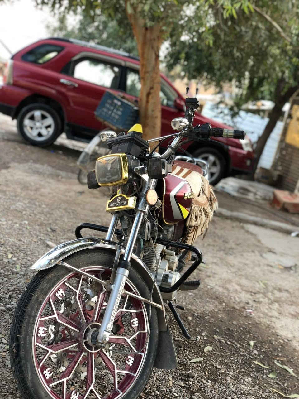 سلام عليكم
دراجة سيفان موديل 24
الدراجة اي نقص ما بيها اوراق كامله شاشه شغالة+صلنصه رياضي 
كهربايات كلها شغاله الدراجة مكفولا كفالا عامة
السعر  650بيها مجال  مكاني شهربان جسر مهاروت 
***********اتصل وبيك خير وتدلل
