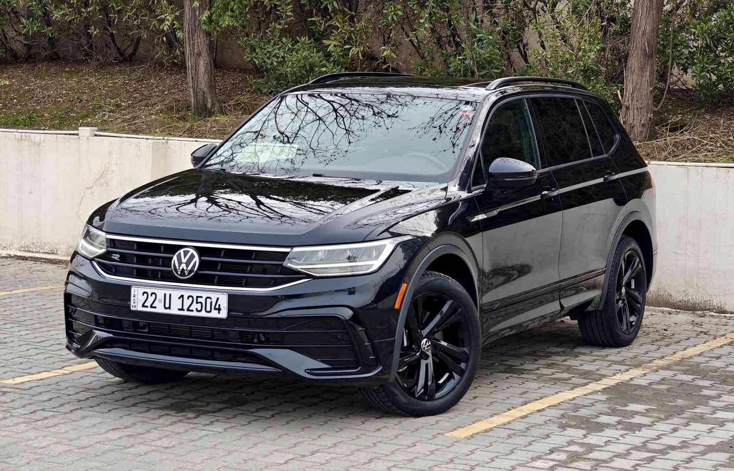 #Volkswagen_Tiguan_SE_R_Line 2023
#BlackTop
#محرك_20_توربو
#ماشيه 29.000 مايل
بانوراما
7 راكب
كشنات جلد وكهربائي وتدفئه
تبريد وتحكمات لمس
اناره داخليه 10 الوان متغيره
حساسات اماميه وخلفيه
رادارات اماميه وخلفيه وجانبيه
تشغيل عن بعد
الضرر بسيط : باب خلفي جهة السكن
بدون كلها سليمه
جديدة لوك حتى دعاميات بشرط كلشي على البلاد
رقم شاصي:
3VVCB7AX7PM015180
مرقم اربيل كامل شرط تحويل ثاني يوم
السعر 22.500$ وبي مجال بسيط
العنوان اربيل
***********
***********
