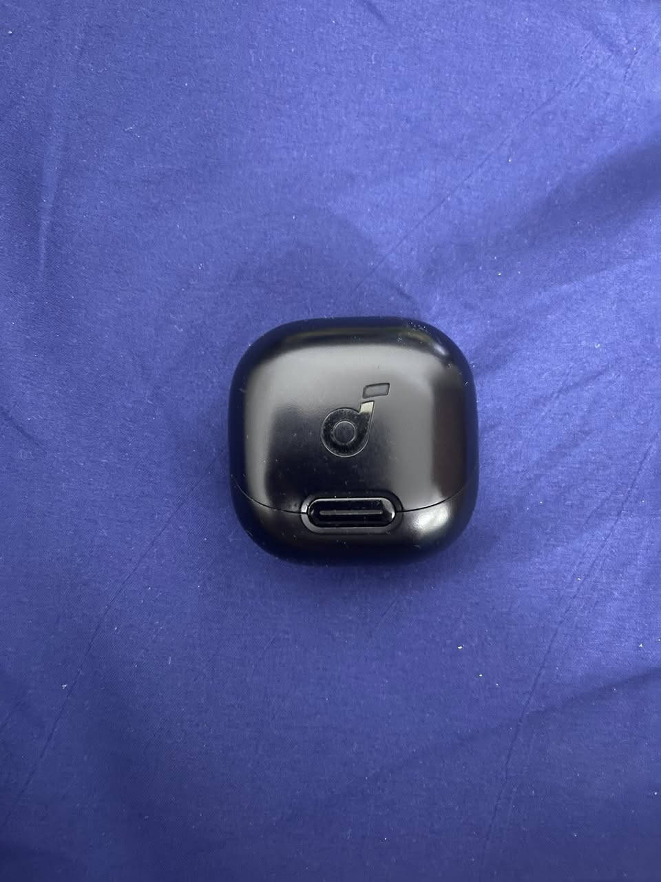 السلام عليكم 
للبيع سماعة انكر ليبرتي 4nc  معروفة مواصفاتها صوت واضح وعزل استعمال شهر ونص سعر 50 الف 
*********** للاستفسار
