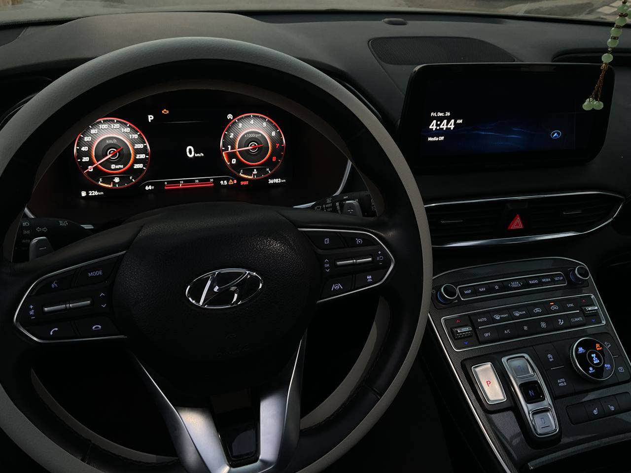 سنتافي موديل 23 لون اسمنتي كير مكينه حداديه تبريد كفاله السيارة فول للاخير اعلى مواصفات بانوراما محركها ٢٥٠٠ تنفس طبيعي ماشية ٣٩ الف السيارة ما بيها ضربه خارجيه بديها كفاله عامه ضربتها ب دعاميه والراديترات ما واصل للمحرك مكفول رقمها بغداد باسم واحد بالبصرة تتحول بالبصرة سعرها ٢١٥ 
***********
مكان السيارة البصرة ابو الخصيب البصرة, العراق
