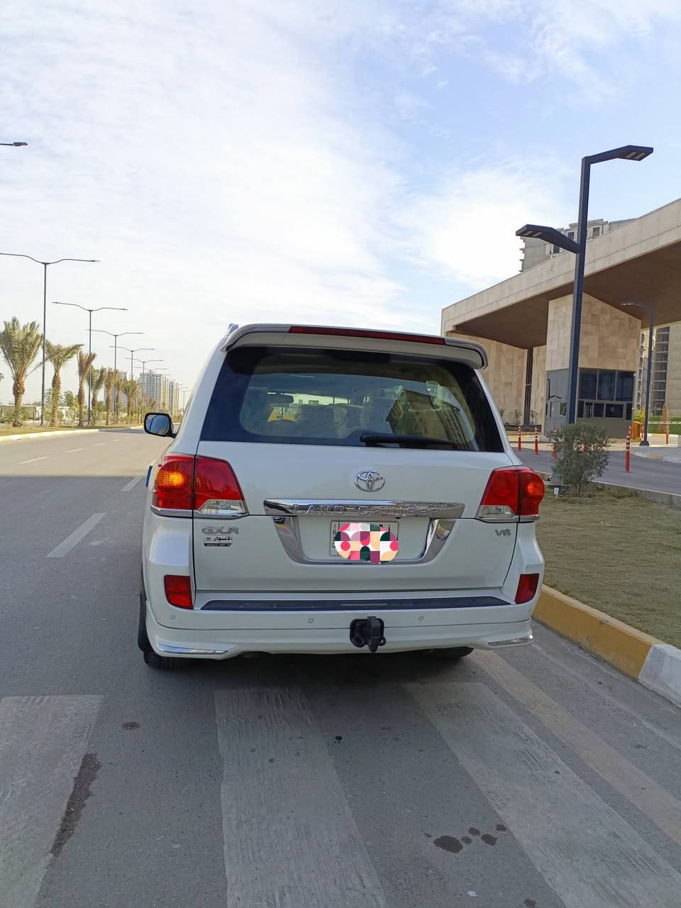 للبيع جكساره موديل 15ماشيه 109الف فطيم بدون حادث بدون صبغ فقط قليل بلدعاميه سياره جديده رقم بغداد بأسمي  سياره جانيها أكثر من 3سنوات  للاتصال *********** السعر  440،.،،$. عنواني بغداد السونار موجود ويه الصور . سياره جديده ماتصرف عليها ولا فلس ،ومواصفاته معروفة.
