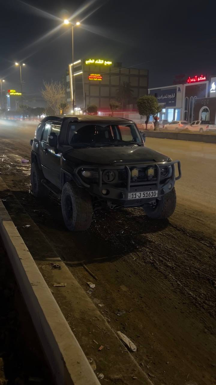 للبيع
FJ Cruiser 2007 4WD

- درع امامي رود ارمر
- السيارة عليها كت كامل ARB دبلات، طبلات، رباطات، وصدر كامل..
- كامرة امامي خلفي شاومي 10 انج
- سستم صوت JBL بالاضافة الى دمام و امبليفاير 
- كشافات توبيز

حادث السيارة: صفحة السايق باب و جاملغ امامي مبدلات.. 
السيارة جان لونها ازرق و اشتريتها مصبوغة عام اسود و موجود تصويرها بفترة الصبغ..

القمارة مابيها معجون فقط انرشت.. السيارة مكفولة من اي حادث قوي

السعر 168$
مكان السيارة بابل - الحلة
***********
