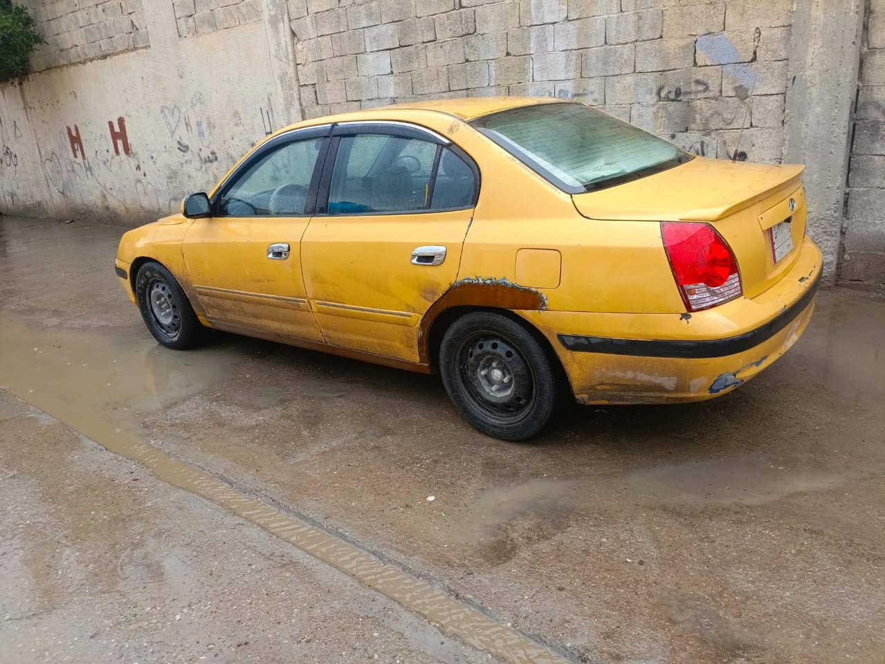 سلام عليكم النتره موديل 2005 وارد خليجي فول اوتوماتيك كير ومكينه مكفولات مصفره هيئه وغرامات  مكينه 200 نقصهه بس تبريد السعر 58 مكان السياره بغداد رقم الهاتف ***********
