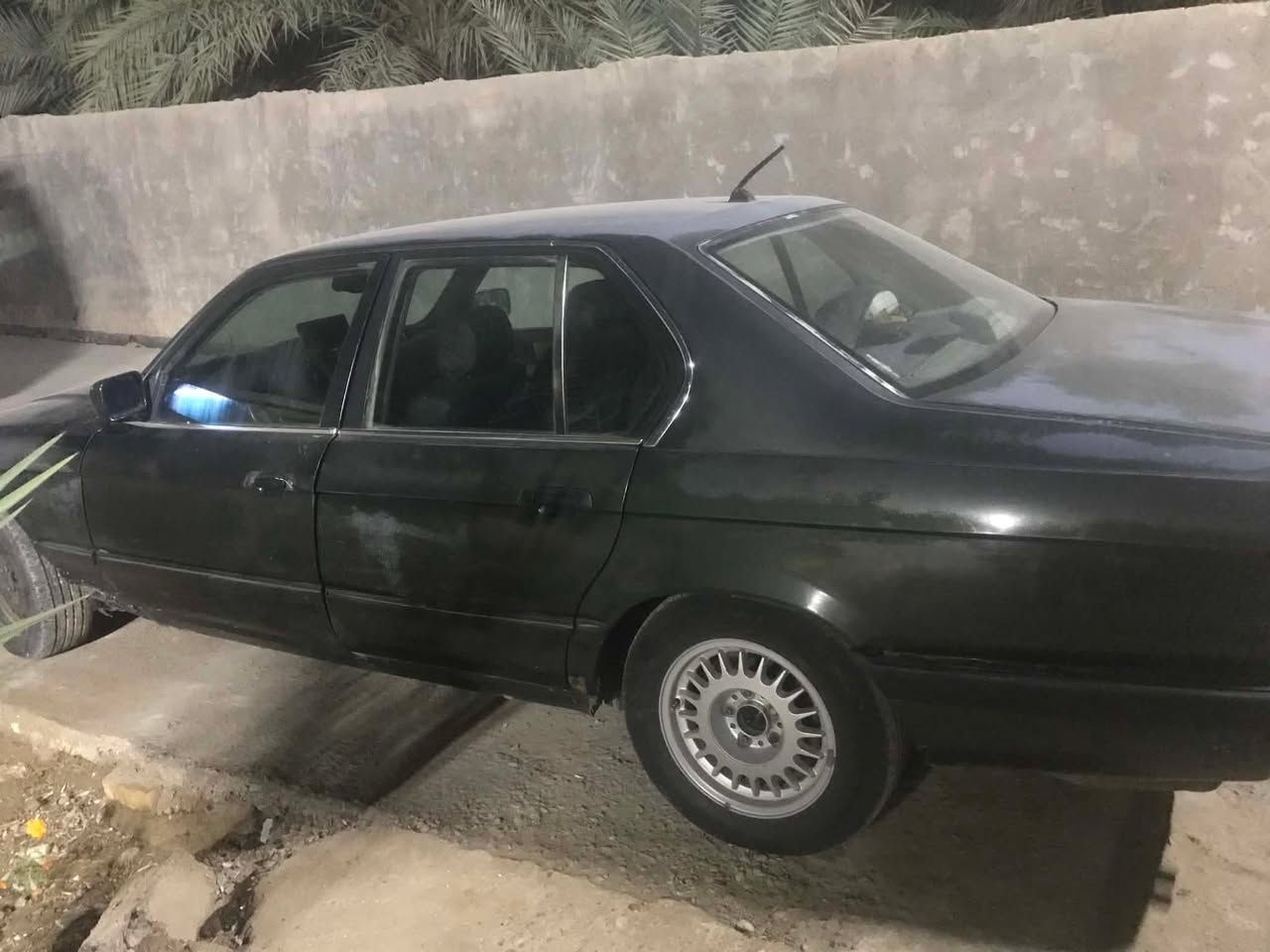 السلام عليكم. سيارة bmw
730 للبيع او المراوس موديل 1987راعيها ما واصله 
مكينة وكير جدد بيها خربطة بالاير فلو 
حدادية صدر  كشر دواخل نظيفات 
المكان كربلاء طويريج 
السعر 15$. وبيها مجال 
للاستفسار الاتصال ع الرقم او المراسلة ع الوتساب 
***********

