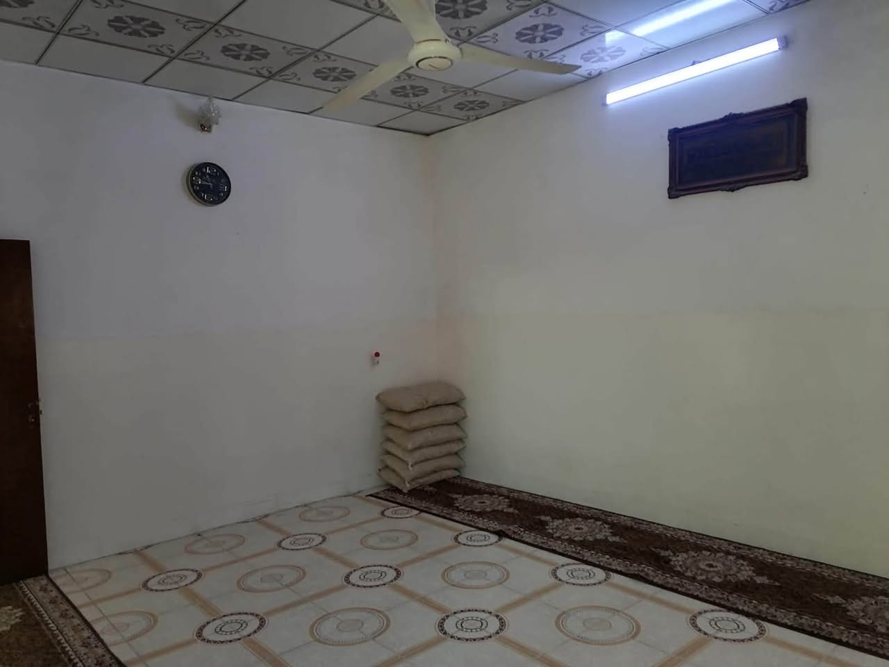 🏡 خانوو بو فروشتن له گه ره كى ئيسكان پشت مزگه وتى شه هيدان 

📐 روبه ر :
▪️110 متر مربع

✨ زانیارییەکانی خانوو / موڵك :
▪️  1 ژور نوستن - هول - مطبخ  - ميوان 

💰 نرخ : 55 مليون و مجال

📞بۆ زانيارى زياتر په يوه ندى بكه ن به 
عقارات ستار اكرم بازرگان

*********** ☎️
*********** ☎️

#كركوك #عقارات #عقارات_كركوك
#بيع_بيوت #شراء_بيت #استثمار
#بيوت_للبيع #فرص_عقارية
