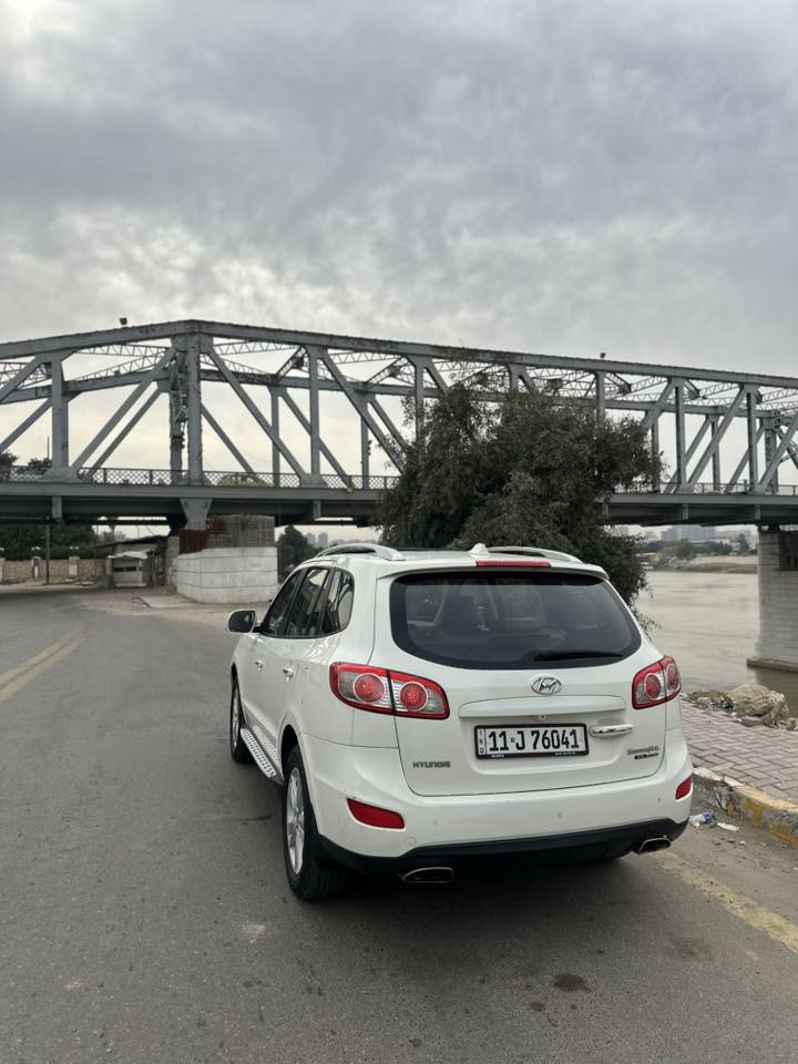 السلام عليكم
سنتافيا 2011 خليجي شركة العامه
بصمه
جلد
كشن كهرباء
تبريد بيانو
7 راكب
3 قطع تبريد
يدات نيكل
ويلكب
محرك v6  دوش
وبعد بيها موصفات
بيها بارد بلبنيد وشوي بلجاملغ
وصبغ دعاميه فقط
السونار بلمنشور
ماشيه 140KM
السعر 158 وبيها مجال بسيط حك الجيه
مكاني بغداد 
***********
