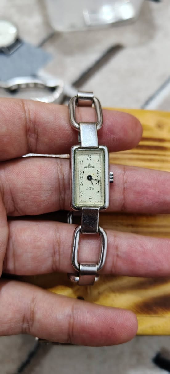 ساعة نسائية صناعه سويسرا تكويك وباتري
اليريدهن خل يكتب 25 على اول تم


**إذا كنت صاحب هذا الإعلان وتريد حذفه لأي سبب، رجاءا أرسل رسالة إلى الدعم الفني**