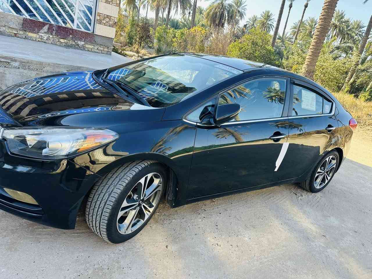 سلام عليكم كية فورتي للبيع موديل ٢٠١٦ واريد امريكي سيارة جديدة بمعنة الكلمة سعر ١١٢ وبيهة مجال بسيط وسونار موحود بمنشور سيارة داخلة كلين ***********
