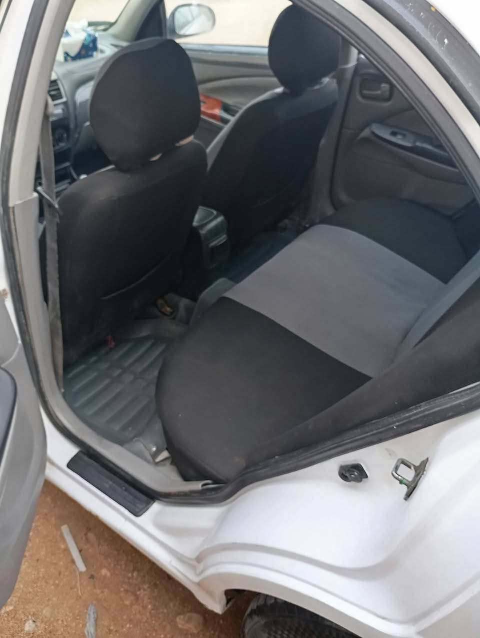 السلام عليكم من رخصه الادمن للبيع او مراوس حسب القناعه سني ٢٠٠١محدثه١٠ جانت صفره قرار مرور ترجع خصوصي بيها طخه بجملق لامامي  وبهلل الخلفي بدون دواخل وشاصي  محرك١٨٠٠صار ١٠ ايام من شديته جديد محرك كير صدر تخم تاير جديد رقم الجديد سياره جاهزه مكانه الغزاليه شراي يجي خاص سعر٦٨كلشي اكو بسوك الي مايعجبه السعر يدور شي يناسبه لايعلق  وشراي يتصل بخدمته ***********
