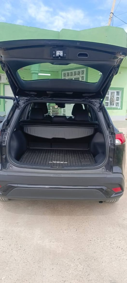 كورلا كروس موديل 2023 ماشية 48 الف هايبرد مواصفات  se  سعرها  173 وبيها مجال ترهم مقدمة زينة والباقي اقساط حسب الاتفاق ***********
