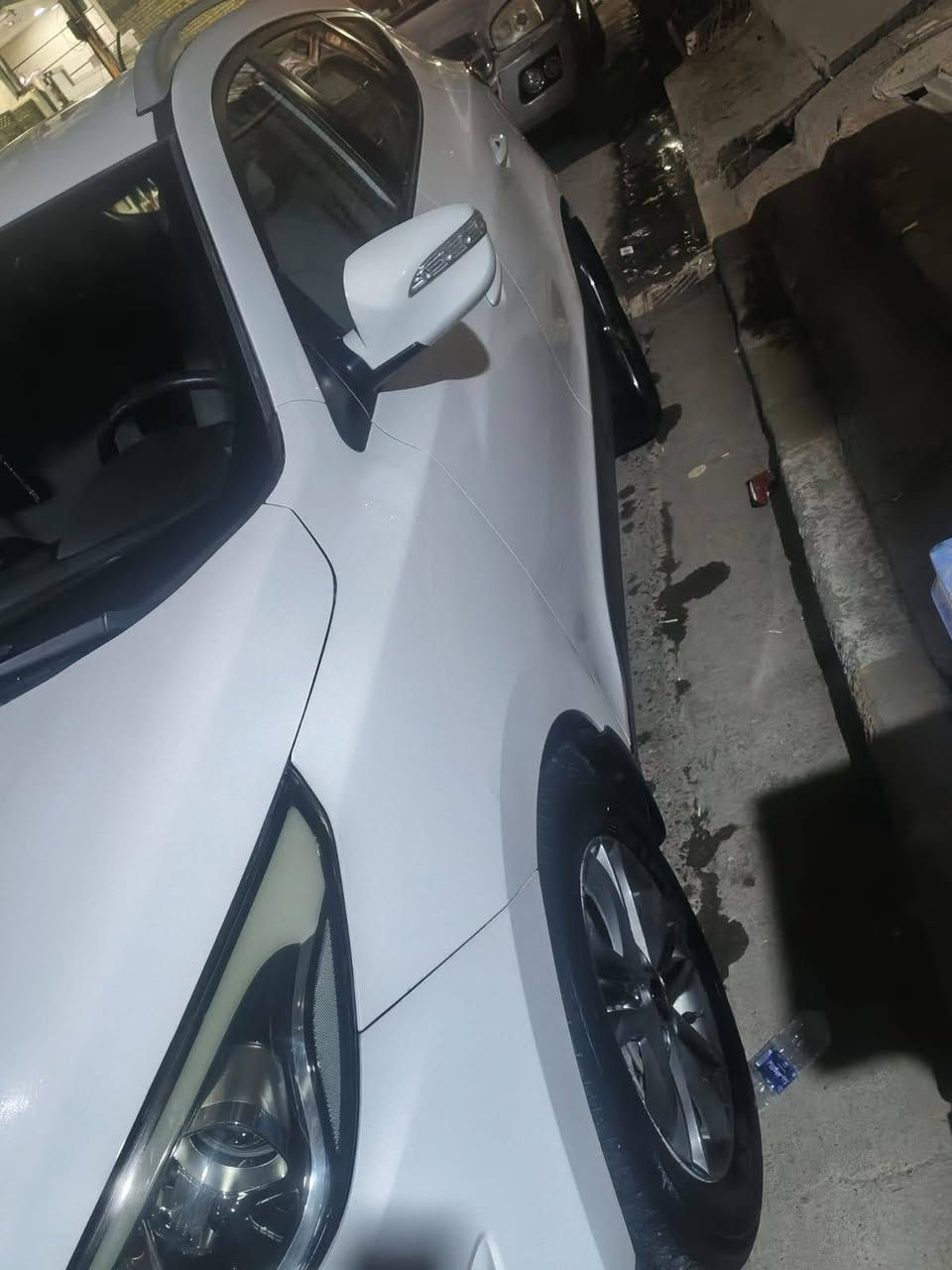 السلام عليكم 
توكسان موديل 2015 خليجي محرك 2000دوش رقم بغداد دولي ماشيه 138 kmكير ومحرك مكفولات حداديه جديده تبريد ثلج ❄️ السيارة جديدة جدا وجاهزه السعر153 مكان السياره بغداد البلديات 
للأتصال ***********
*********** بغداد, العراق
