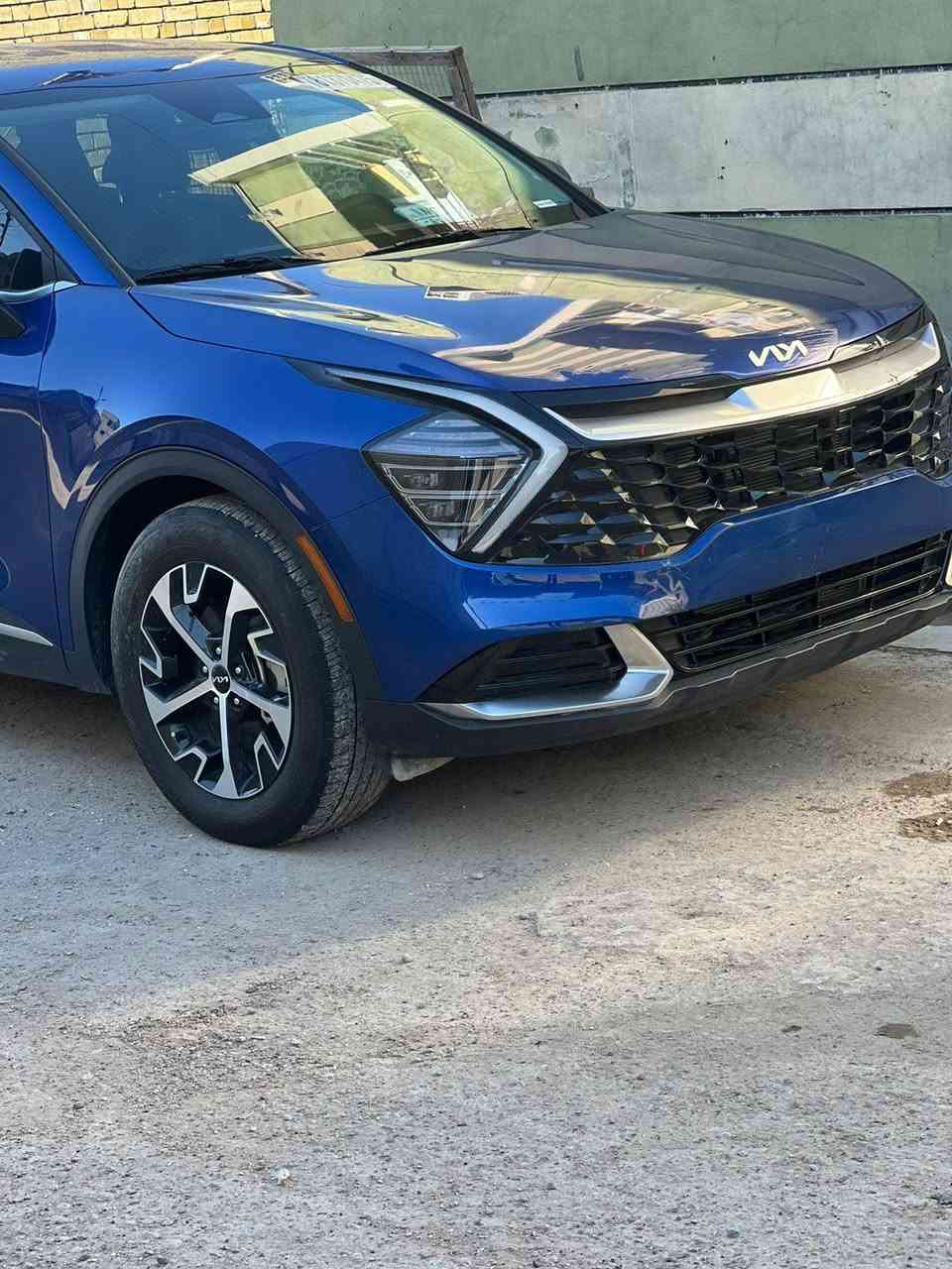 سلام عليكم
كي سبورتج للبيع موديل ٢٠٢٤ 
وارد امريكي حادث شبر بل بنيد فقط 
سياره مواصفات بصمه تشغيل عن بعد رادار امامي خلفي حساسات سايد بريك دكمه وبعد بيها مواصفات للاستفسار اكثر انتصال *********** 
مكان السياره بغداد
