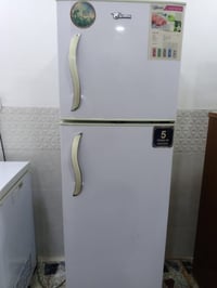 ثلاجه شارك • نضيفه • الحريه