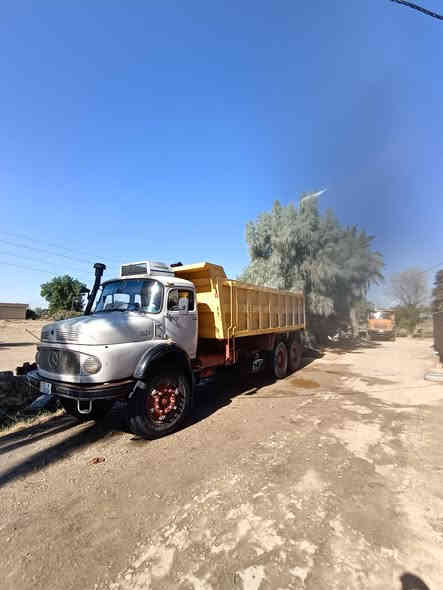 سلام عليكم للبيع اقجم موديل 1974محور 81   سياره جاهزه للشغل سعر 45 مليون وبيه مجال    ***********  /***********
