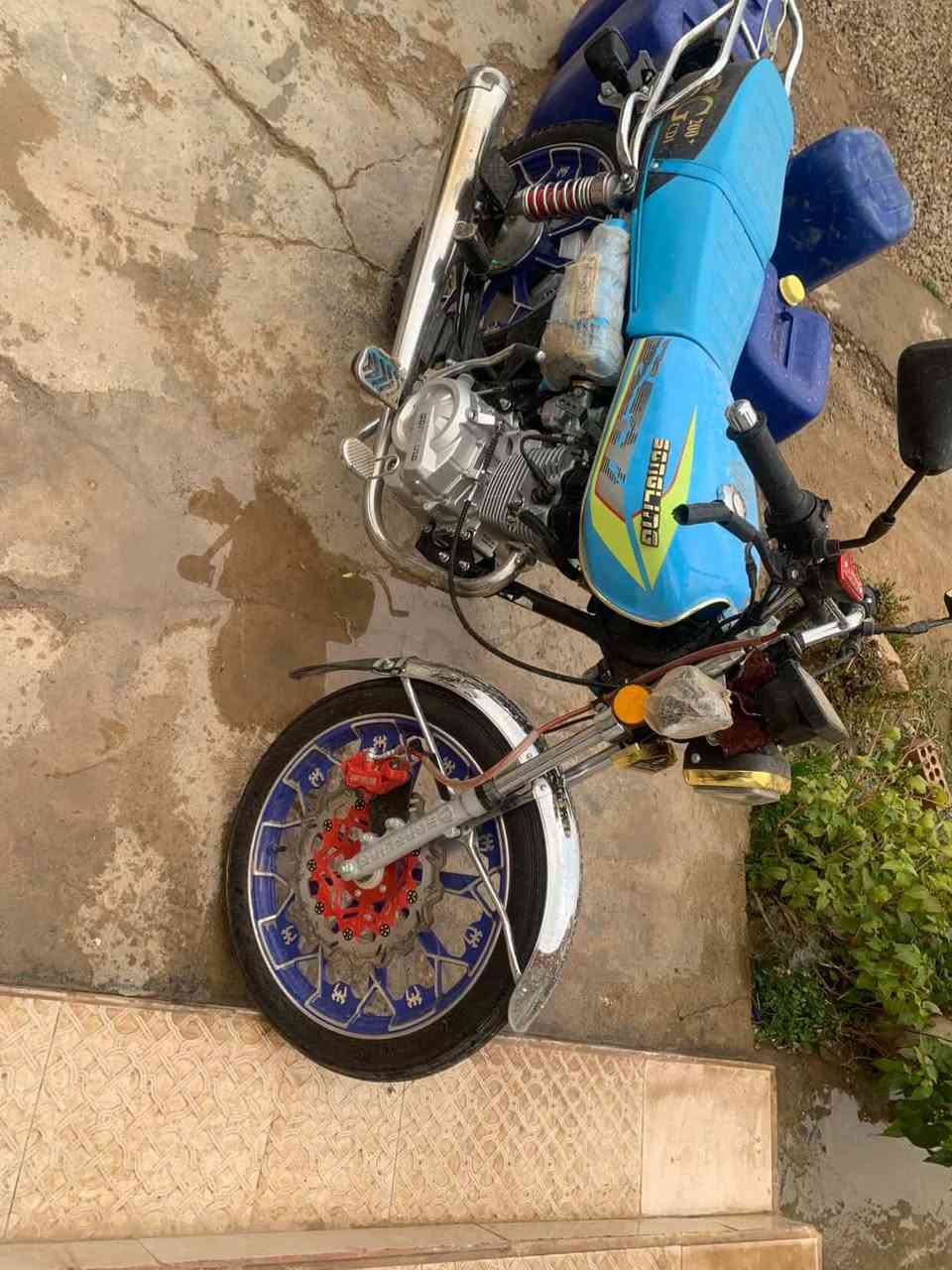 سلام عليكم سيفان ٢٥ جديد صار شهر مِہטּ خذته رمبه جديد اي نقص مابي كامل مكمل اوراق مابي لان لفك قصط يلا 
سعر٧٥٠ 
رقمي ***********
