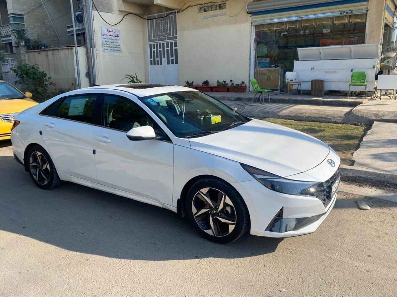 السلام عليكم النترا موديل 22  لمتد اللون ابيض مواصفات فول حادث كما موضح في الصوره الاستفسار الاتصال على الرقم التالي ***********
