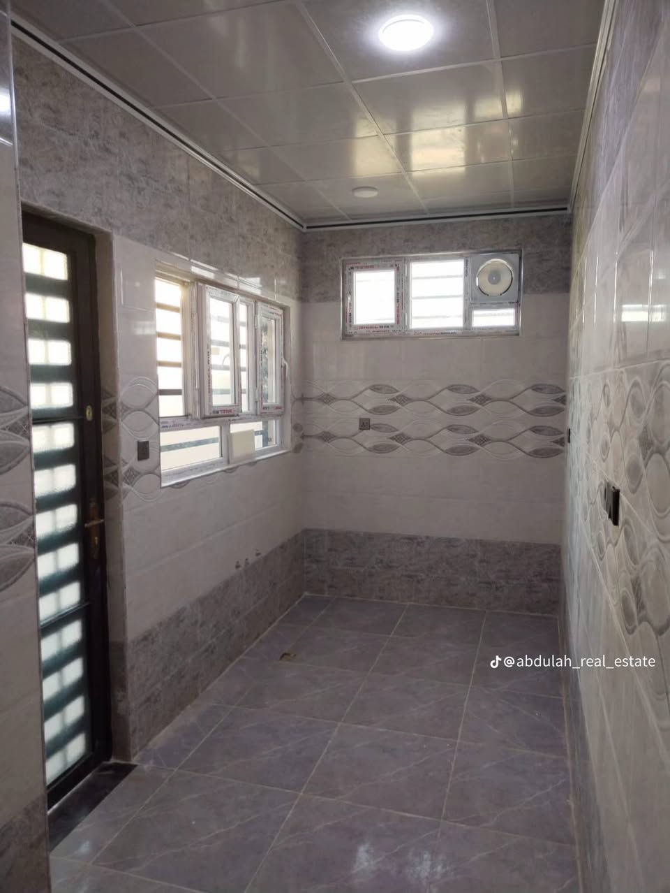 اللهم صلِّ وسلم وبارك على سيدنا محمد
دار للبيع حي السماح يم مدرسة امام الزهري الابتدائية 
خدمات كامل دار بناء  حديث بناء 24 100مترطابق ونصف  سند طابو ملك صرف  منطقه نضيفة  خدمات كامل 
سعر الدار 105ربي مجال للشراي  الاتصال على الارقام 
***********
***********
