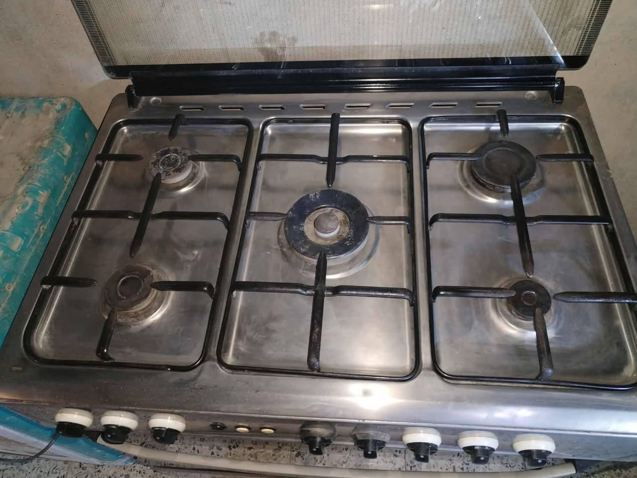 يوجد طباخ للبيع للاستفسار ***********
