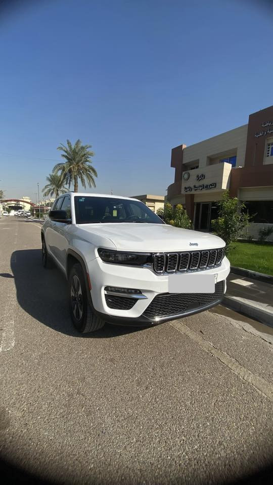 االله 
السلام عليكم جيب كراند شيروكي 4XE 2024 وارد امريكي

Jeep Grand Cherokee 4Xe 2024 2.0L

         حجم المكينه : 2000  تيربو + هايبرد + بلك ان 
المسافة المقطوعة :22 الف ميل   
                       الضرر : جاملغ ايمن مبدل نفس اللون 
          حالة الايرباك : سليمه وشويه بارد بالبنيد

#مواصفاتها
1.شاشه 
2.بصمه
3. تشغيل عن بعد
4.دمام خلفي
5.كشنات جلد
6.كشن السايق ميمري
7.كشنات كهرباء
8.صندوك كهرباء
9.حساسات خلفيه
10. 3 قطع تبريد 
11.اشاير بالمري
12.رادار امامي
13.فورويل
14.ثلاث وضعيات قياده
15. بنوراما فتحتين
16. كير ماوس
17. نظام منحدرات
18. هيترات بالكشنات 
19.ويل كب كروم
20.لايتات لد
21.بكلايت لد
22.كشافات
23.بصمة ابواب
24.هيتر بالاستيرن
25.سايد بريك بصمه
السياره جاهزه مرقم بغداد بااسمي صور الحادث بالمنشور

#السعر320  وبيها مجال جاهزه مرقم بغداد
تفاصيل اكثر هذا رقمي *********** تحياتي
